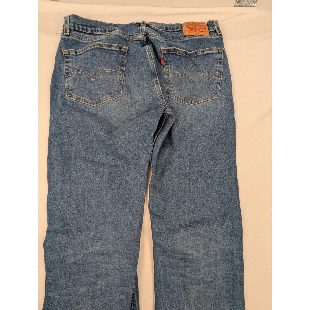 Levis 505‎ Regular Fit Straight Leg Jeans Mens 36x34 Medium Wash Blue 00505-1824